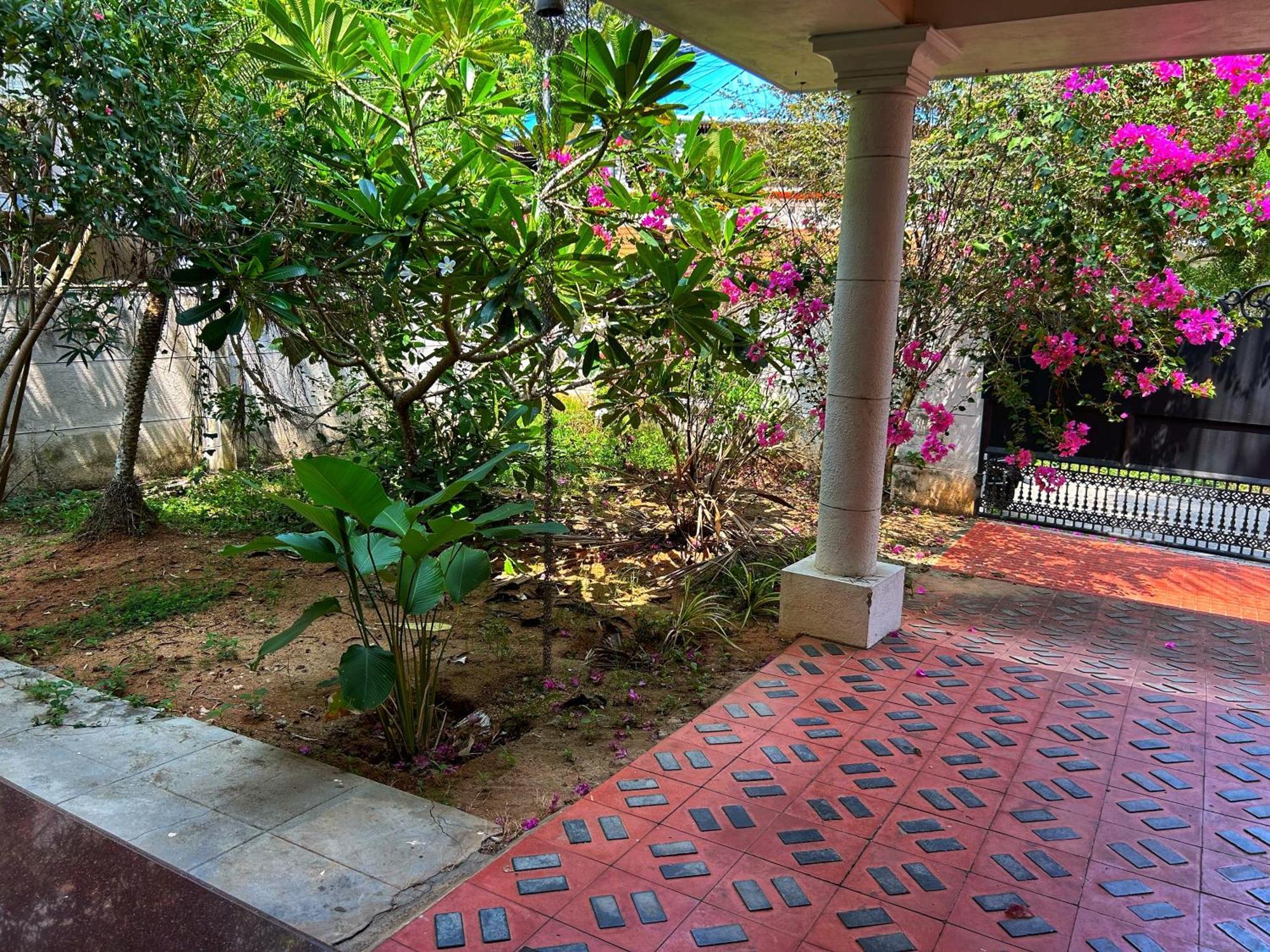 La Casa Trivandrum 4 Bhk Ac Luxury Villa At City Centre, Just 6 Kms To Airport & 5 Min Drive To Padmanabha Swamy Temple Thiruvananthapuram Exterior foto