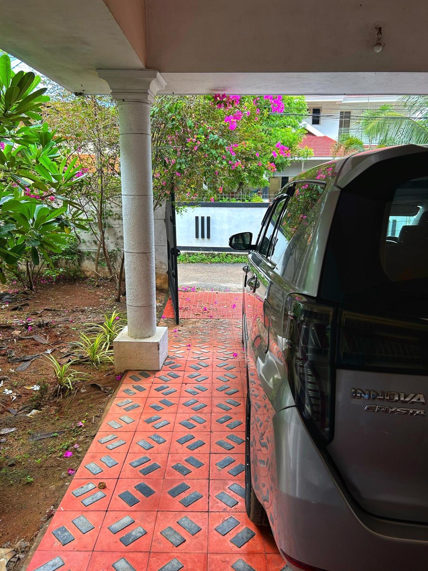 La Casa Trivandrum 4 Bhk Ac Luxury Villa At City Centre, Just 6 Kms To Airport & 5 Min Drive To Padmanabha Swamy Temple Thiruvananthapuram Exterior foto