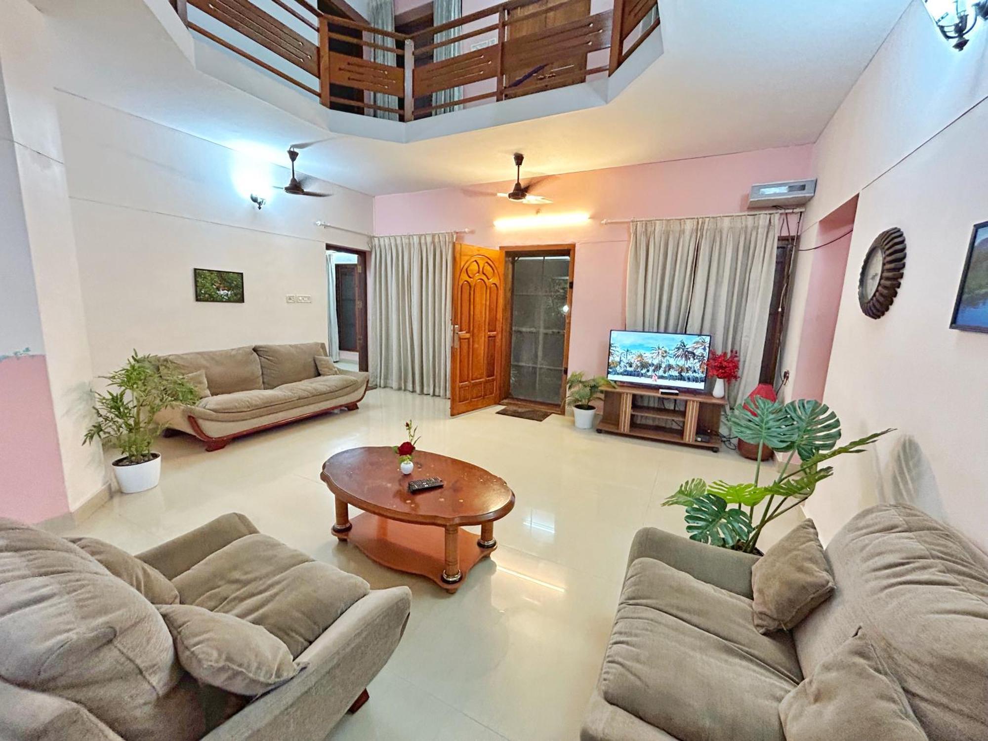 La Casa Trivandrum 4 Bhk Ac Luxury Villa At City Centre, Just 6 Kms To Airport & 5 Min Drive To Padmanabha Swamy Temple Thiruvananthapuram Exterior foto