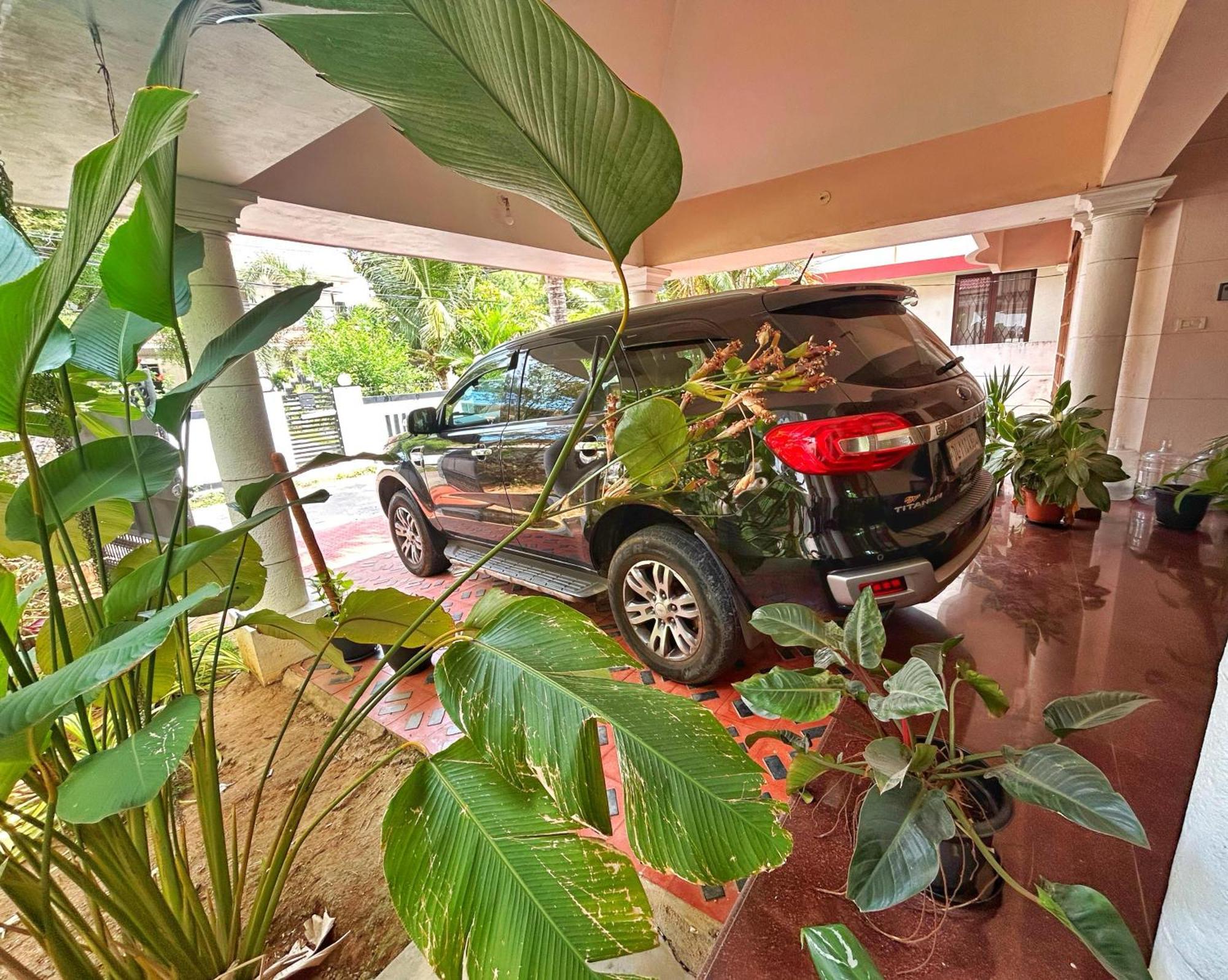 La Casa Trivandrum 4 Bhk Ac Luxury Villa At City Centre, Just 6 Kms To Airport & 5 Min Drive To Padmanabha Swamy Temple Thiruvananthapuram Exterior foto